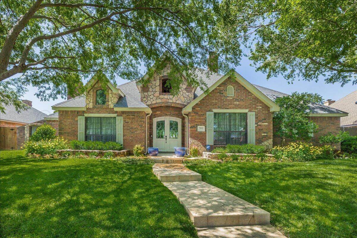 7902 Bennington Drive - Photo 1