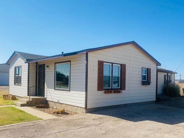 902 Columbia - Photo 1