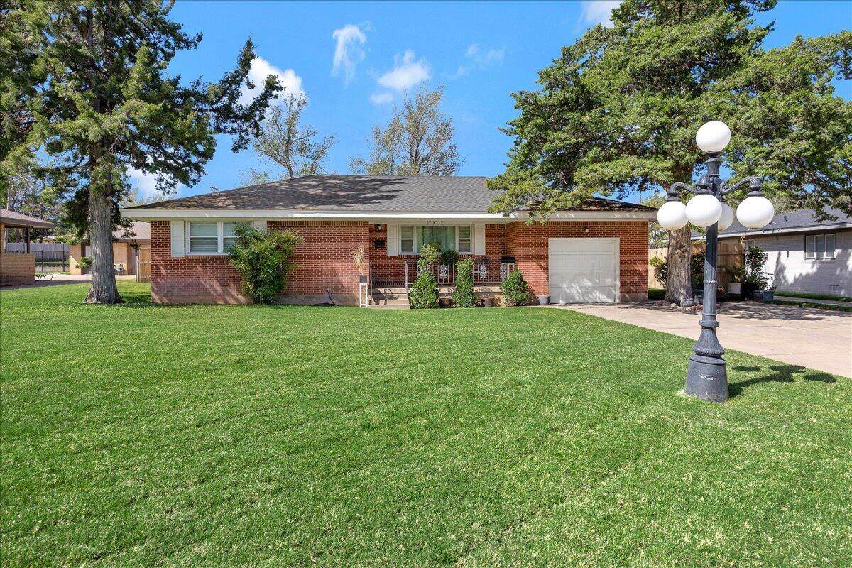 125 Beverly Drive - Photo 1