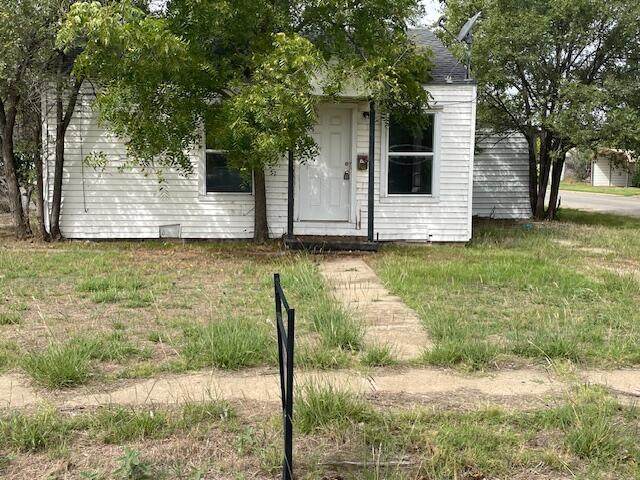 404 Graham Street - Photo 1