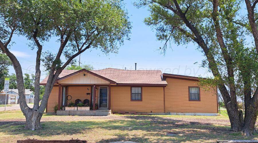 724 Spruce Avenue - Photo 1