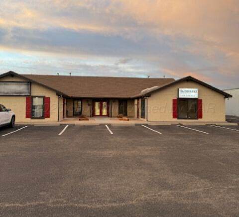 6017 45TH Avenue - Photo 1