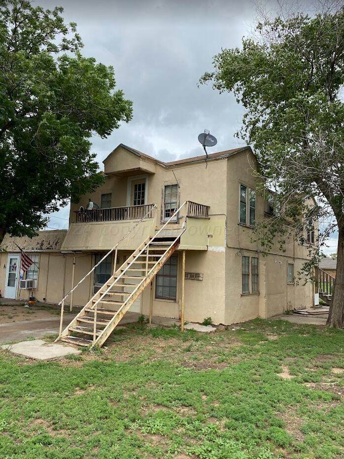 805 8TH Avenue - Photo 1