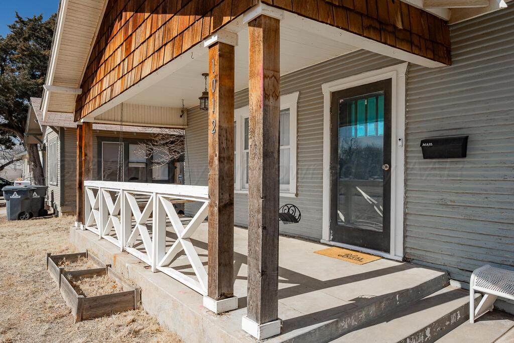 1012 16TH Avenue - Photo 1