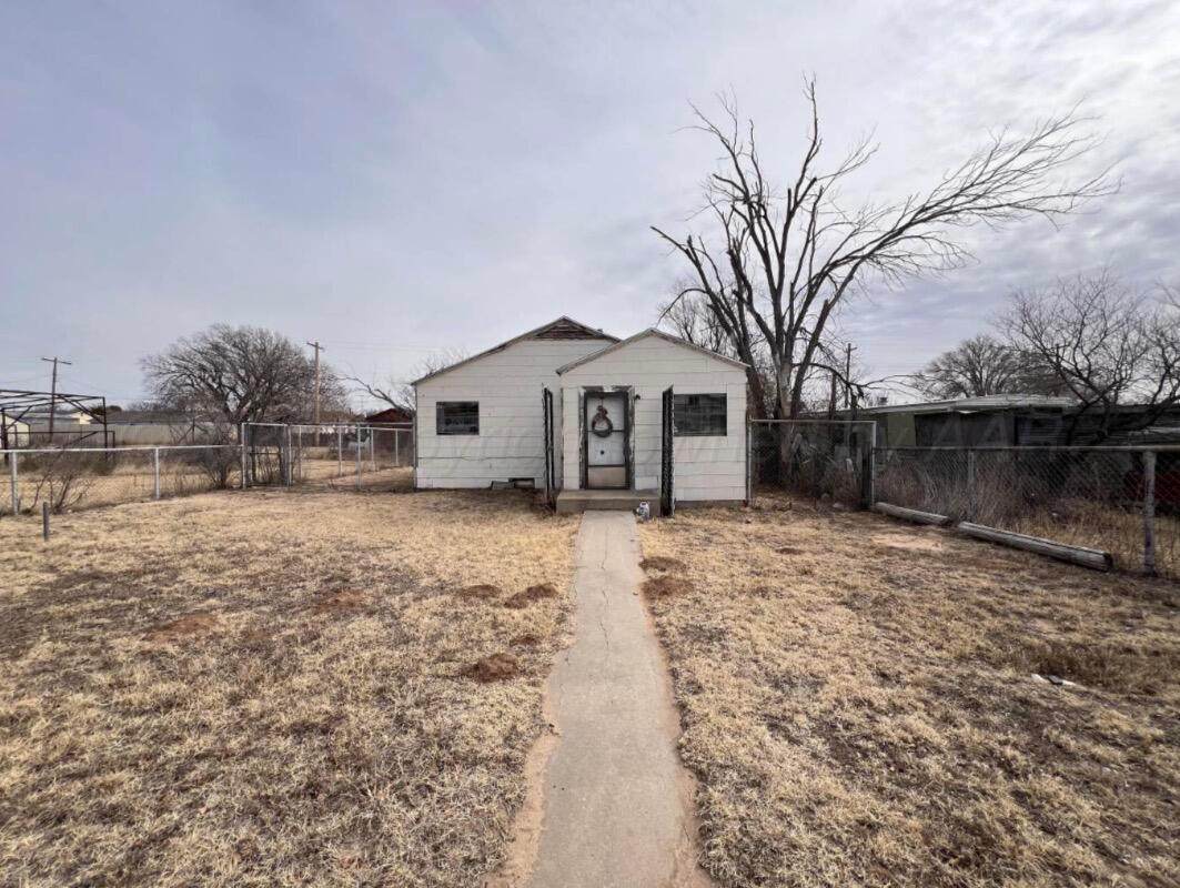 427 Clark Avenue - Photo 1