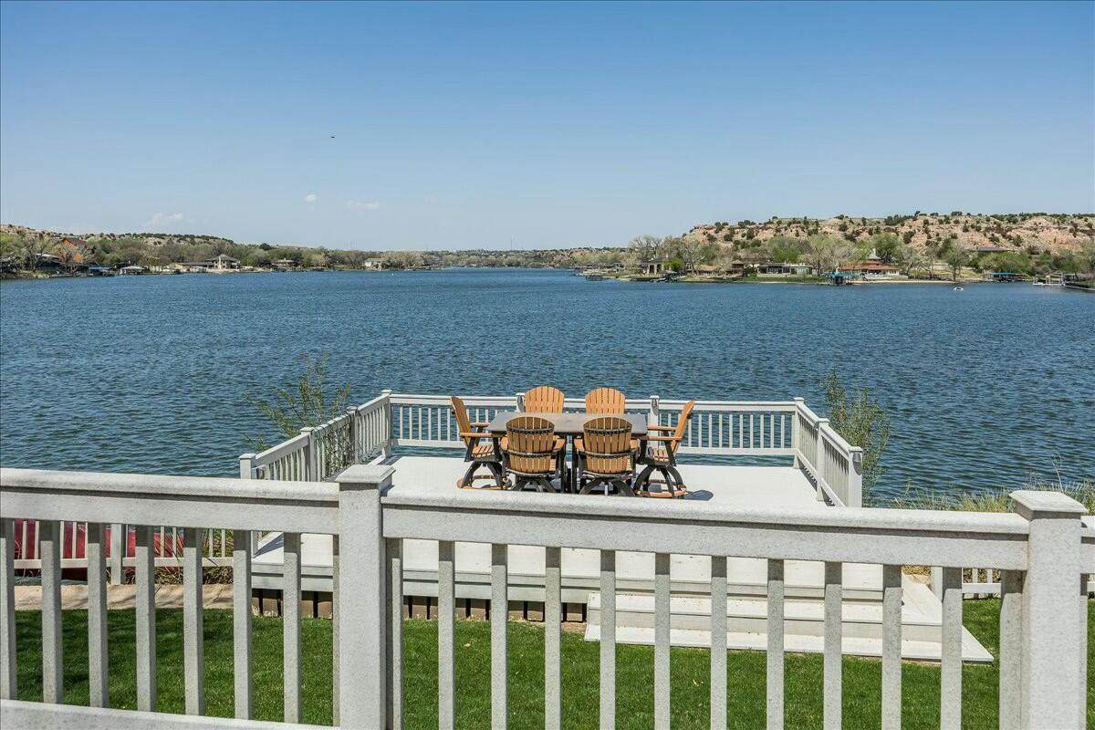 615 Shore Drive - Photo 1