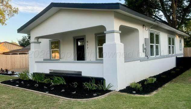 617 6th Street - Photo 1