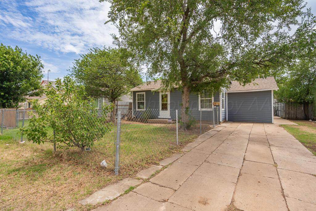 2406 Brook Avenue - Photo 1