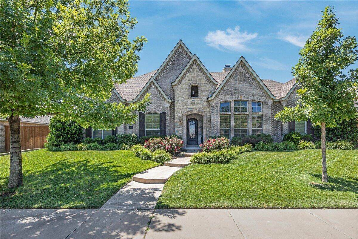 6404 Parkwood Place - Photo 1