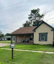 1401 Bradford Street - Photo 1