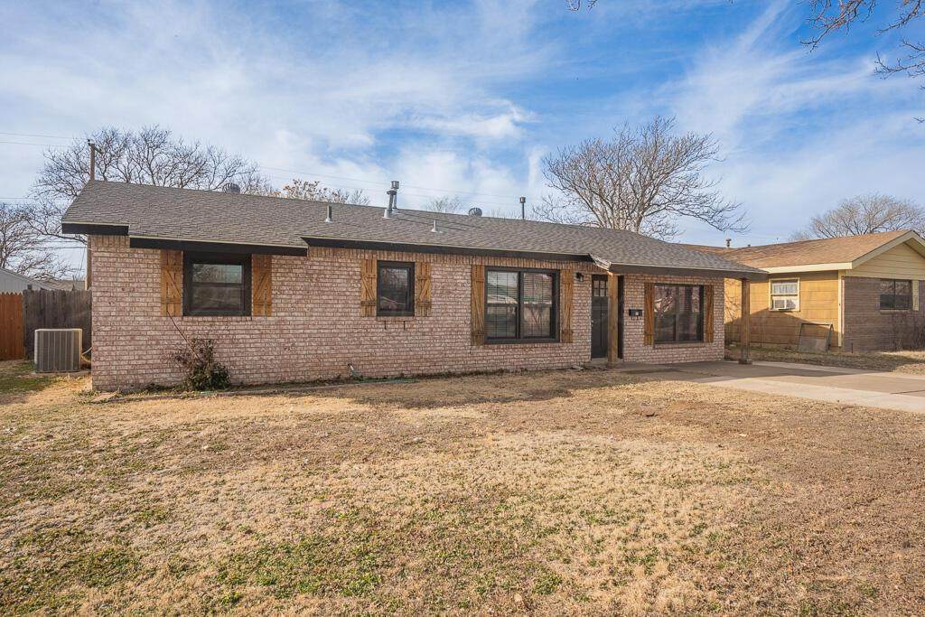 2918 Dallas Street - Photo 1