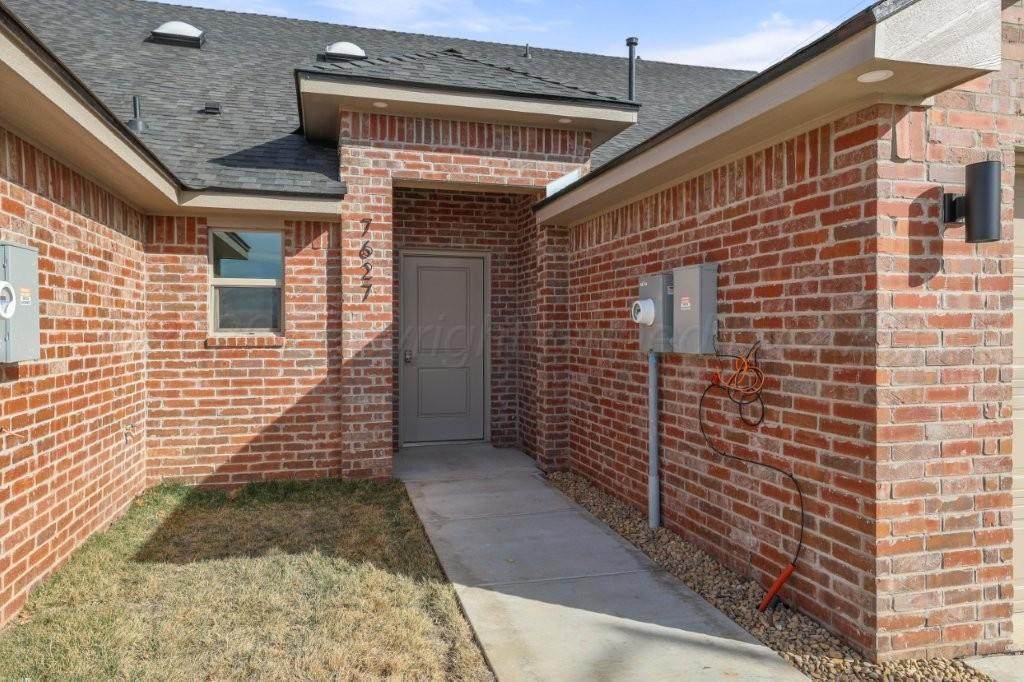 7627 Woodford Avenue - Photo 1