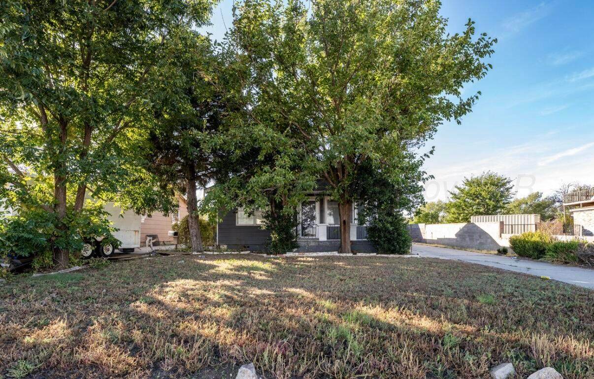 1929 15TH Avenue - Photo 1