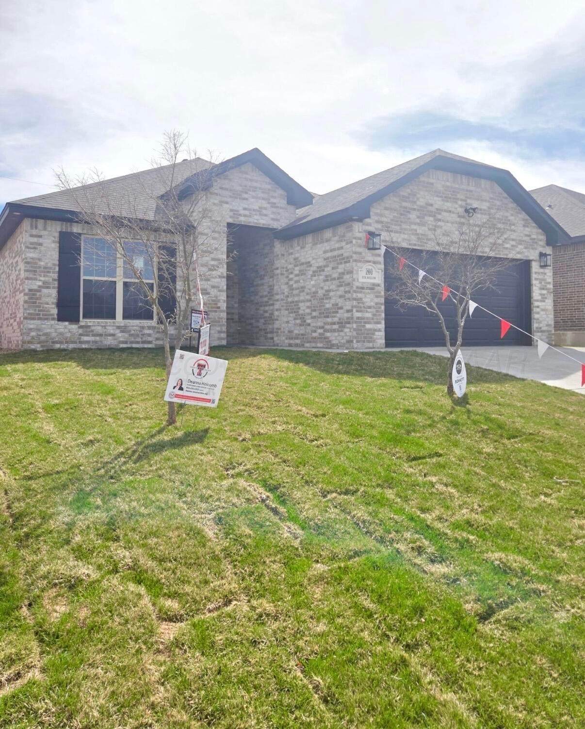 1800 Fox Hollow Avenue - Photo 1