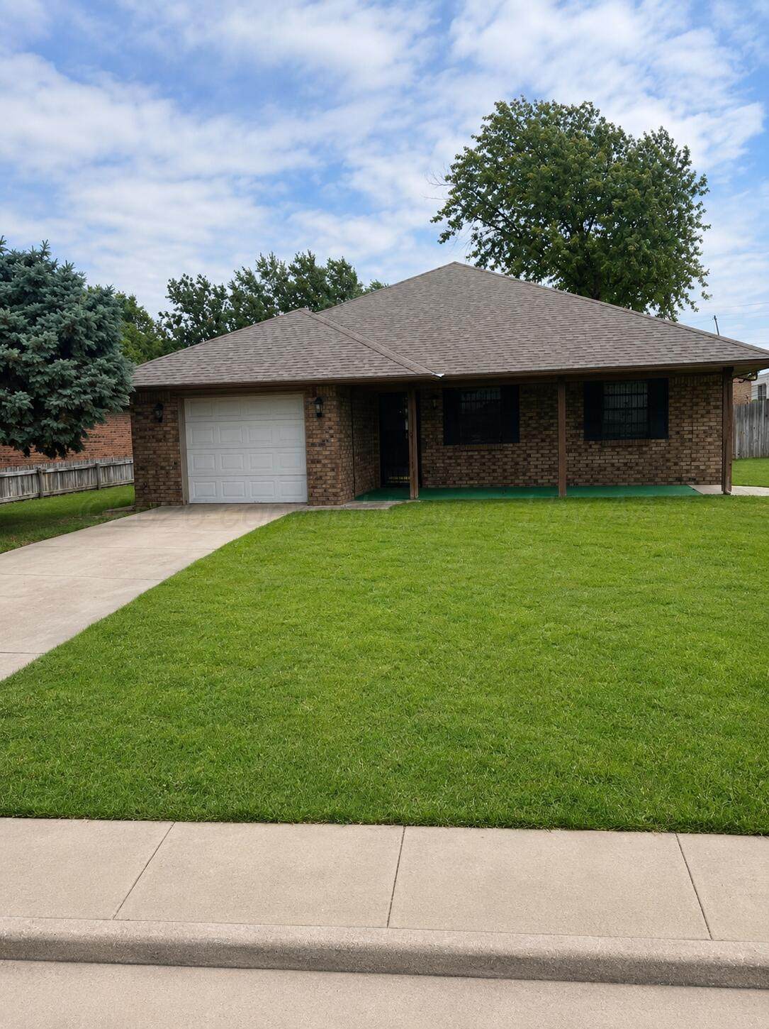 906 Fairmont Street - Photo 1