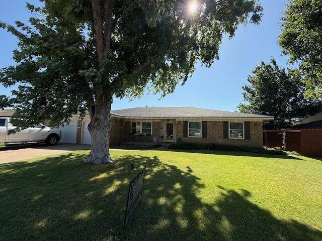 2604 Comanche Trail - Photo 1