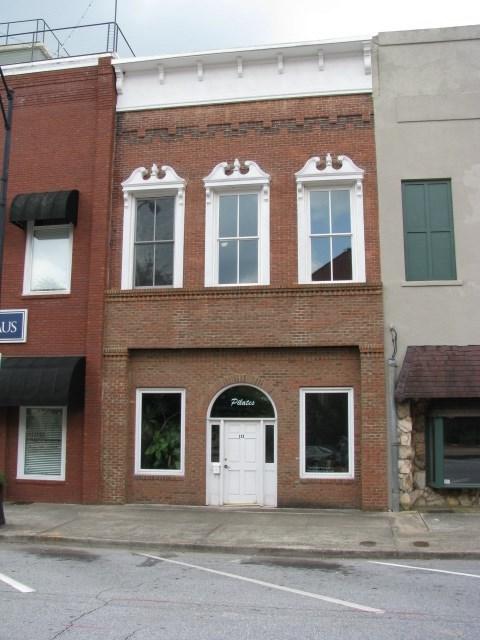 112 Benson St - Photo 1