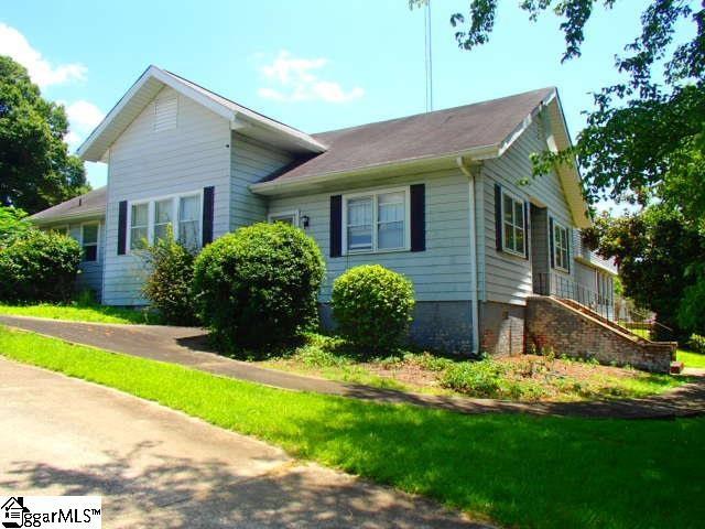 205 Russell Street - Photo 1