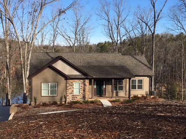 305 Bayside Drive - Photo 1