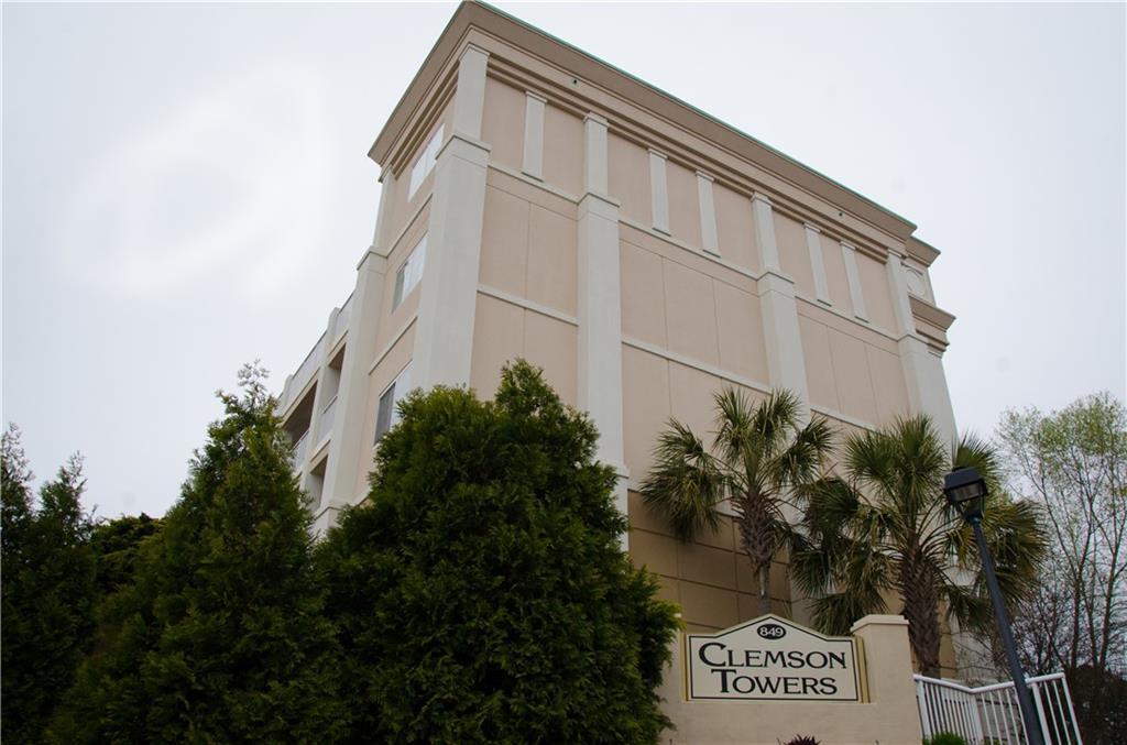 849 Tiger Boulevard - Photo 1