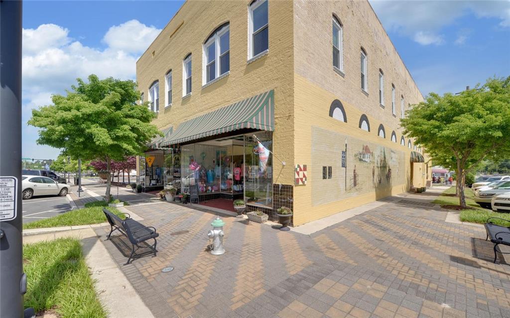 150 Franklin Street - Photo 1