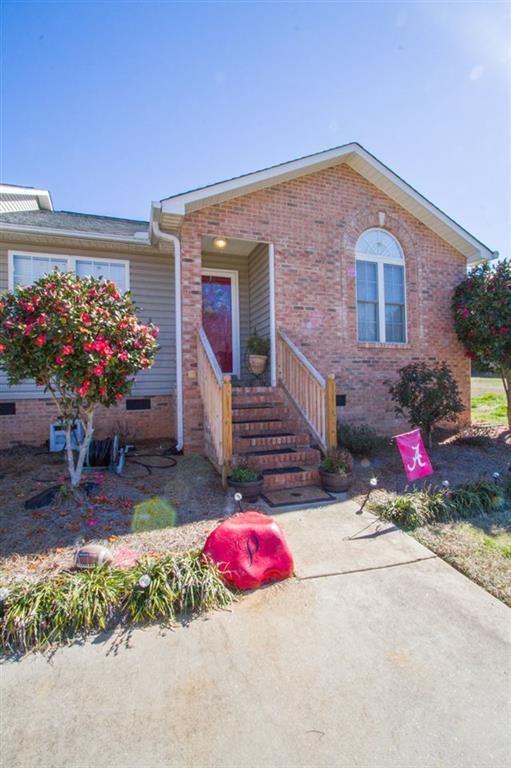 215 River Oaks Circle - Photo 1