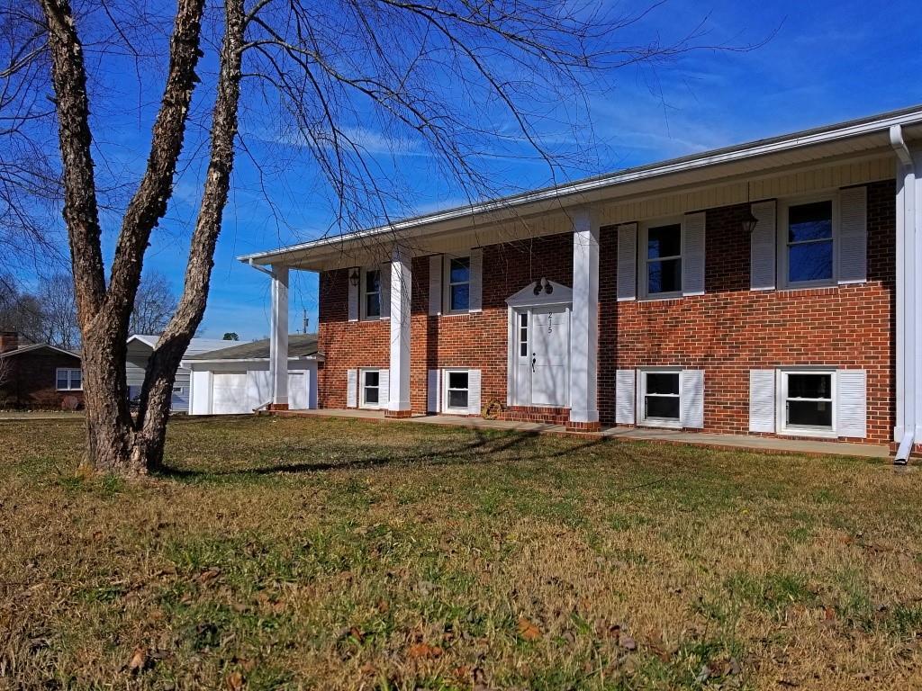 215 Skyland Drive - Photo 1