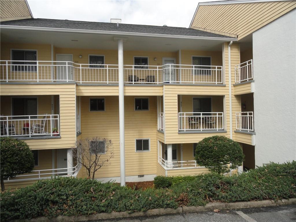 903 Northlake Drive - Photo 1