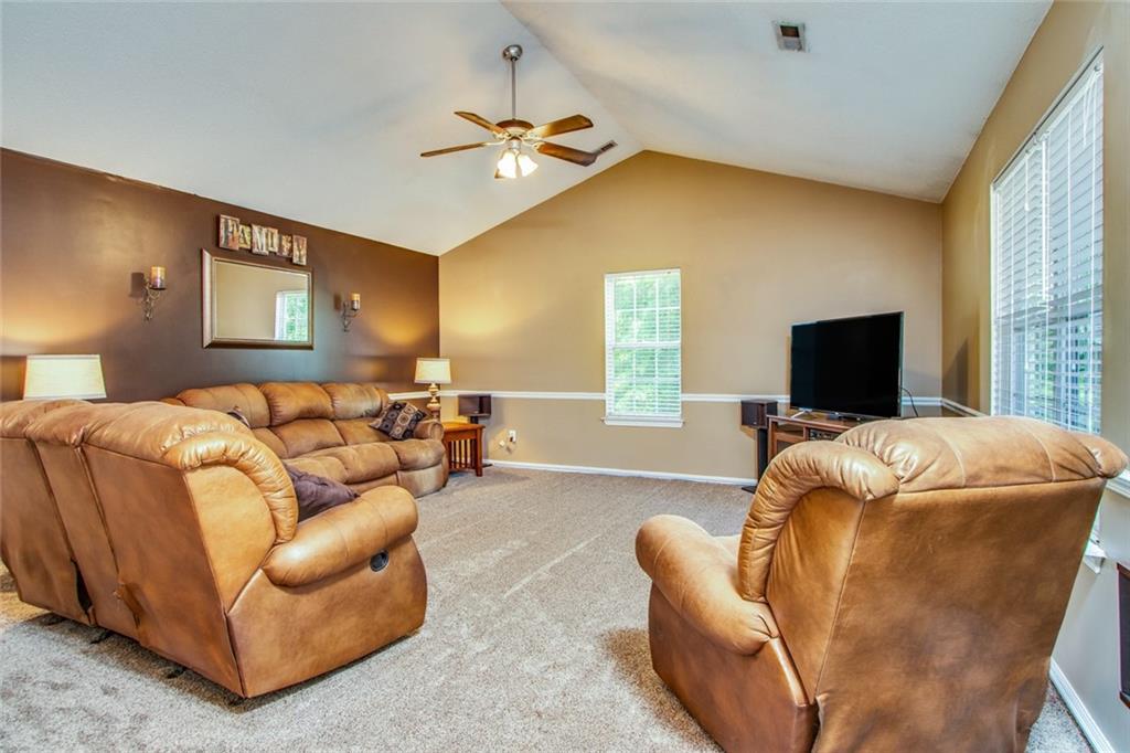 2 Meadow Hill Way - Photo 1