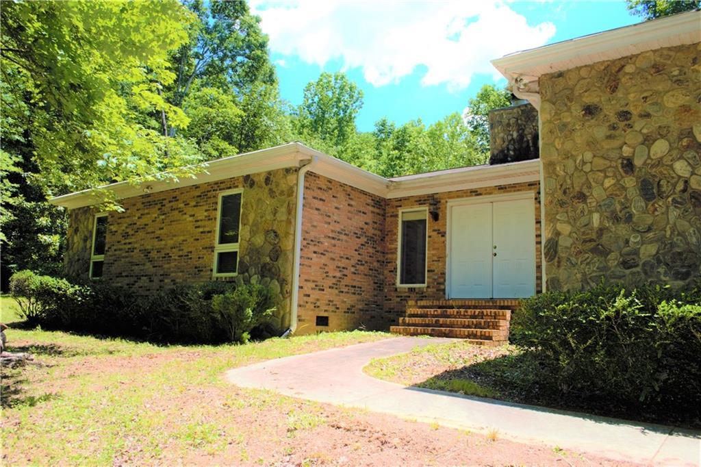 628 Holly Springs School Road - Photo 1