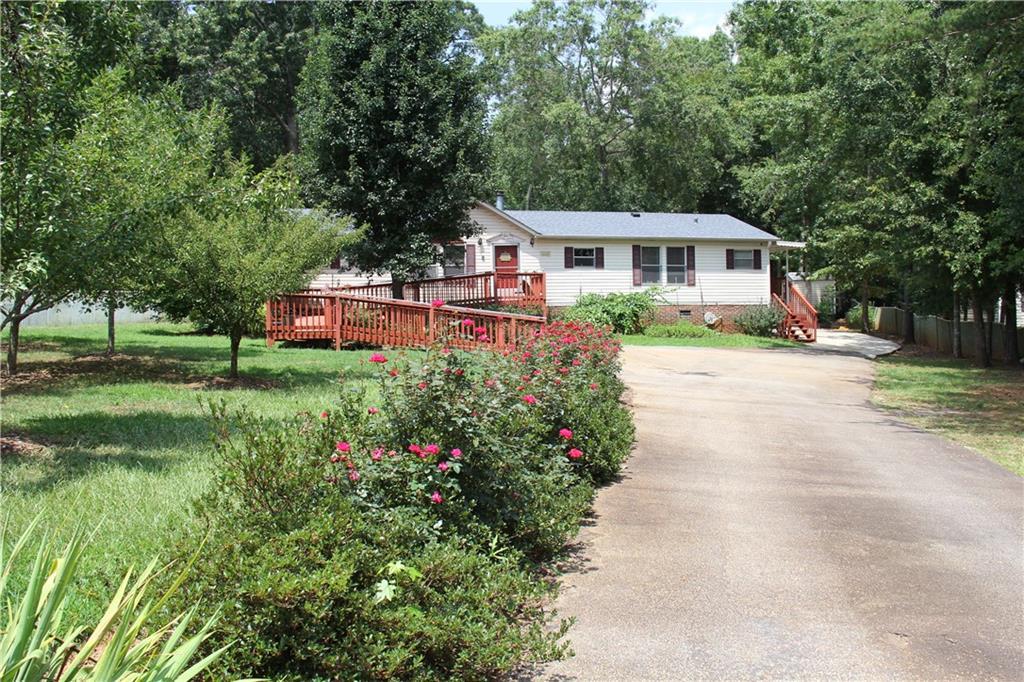 119 Manhattan Boulevard - Photo 1