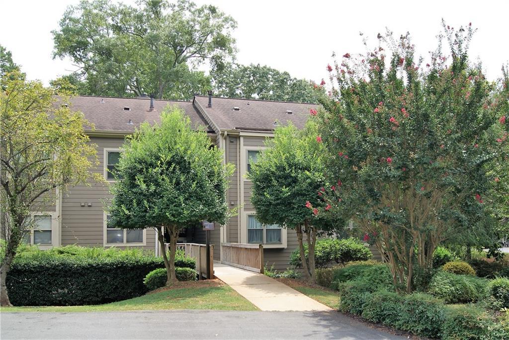 1702 Leewward Road - Photo 1