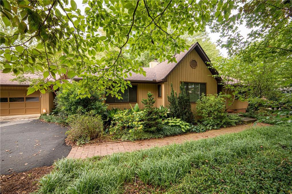 103 Carteret Court - Photo 1