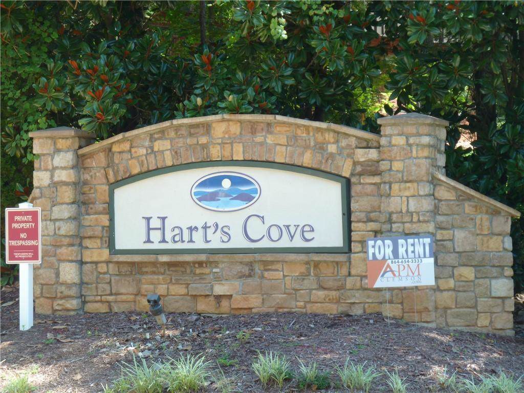 1513 Harts Ridge Drive - Photo 1