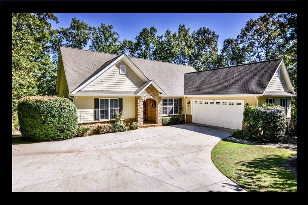 104 Crest Pointe Drive - Photo 1
