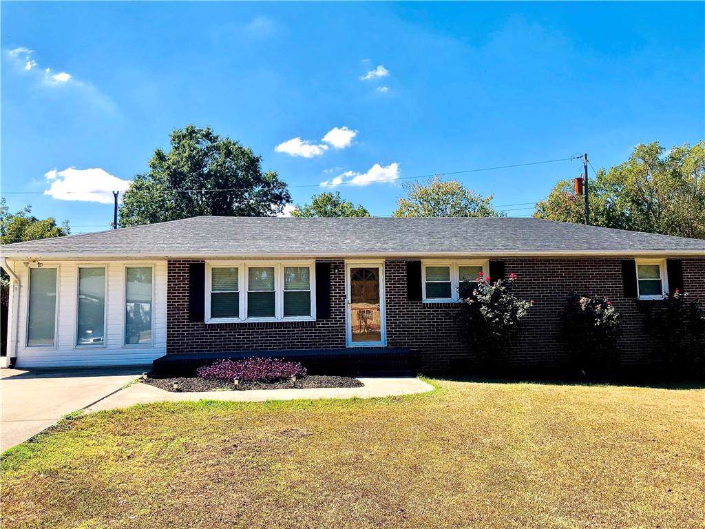 213 Park Drive - Photo 1