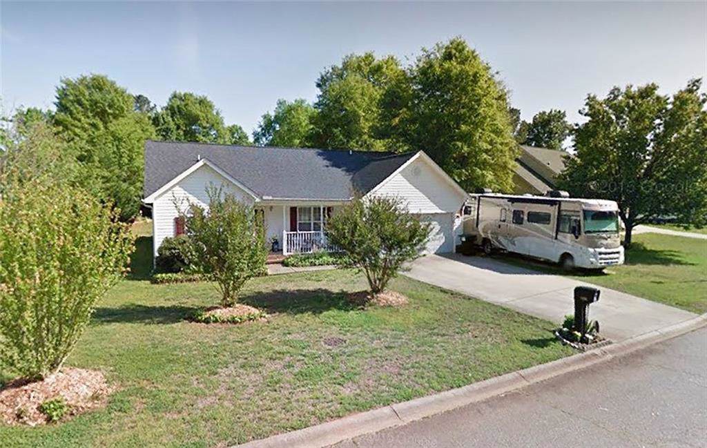 1101 Ravenswood Drive - Photo 1