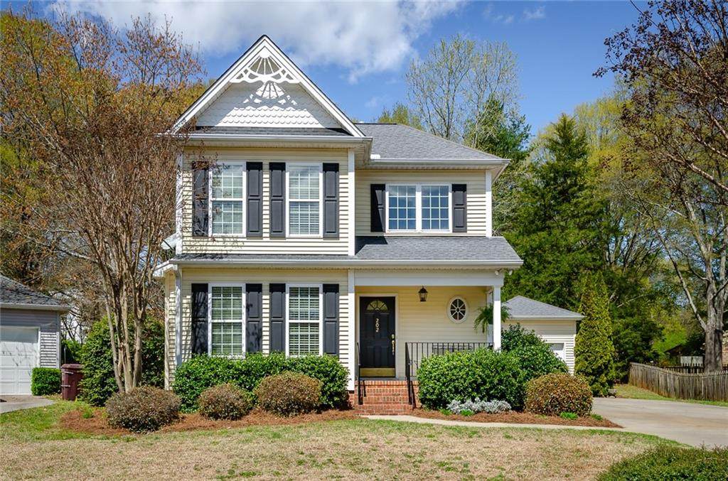 202 Village Way - Photo 1
