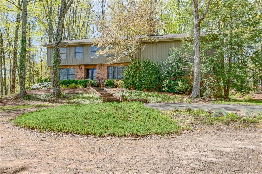 400 Bella Vista Drive - Photo 1