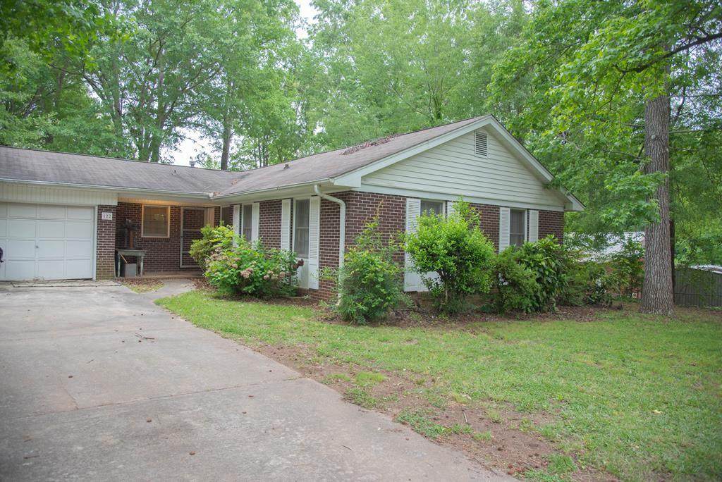 122 Pinewood Circle - Photo 1 122 Pinewood Circle - Photo 1