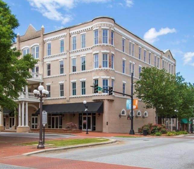 100 W. Whitner Street - Photo 1