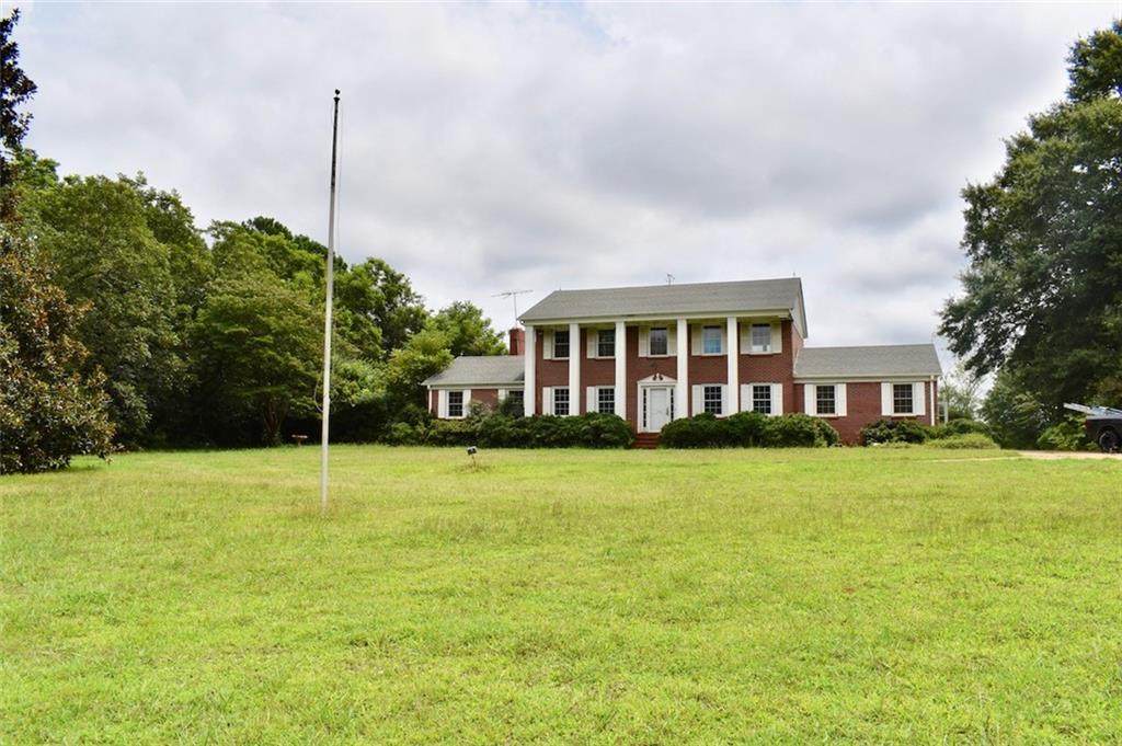 1190 Harriett Circle - Photo 1
