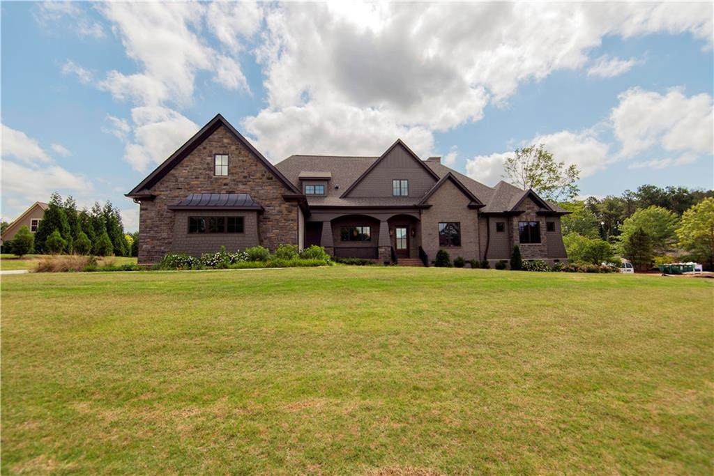 102 Fairoaks Drive - Photo 1