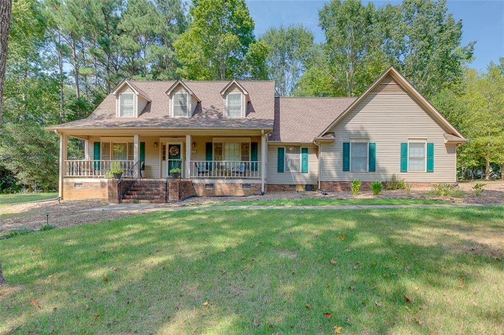 200 Shadow Oaks Drive - Photo 1