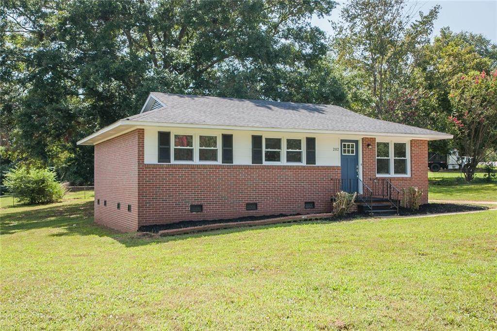 202 Pinedale Road - Photo 1
