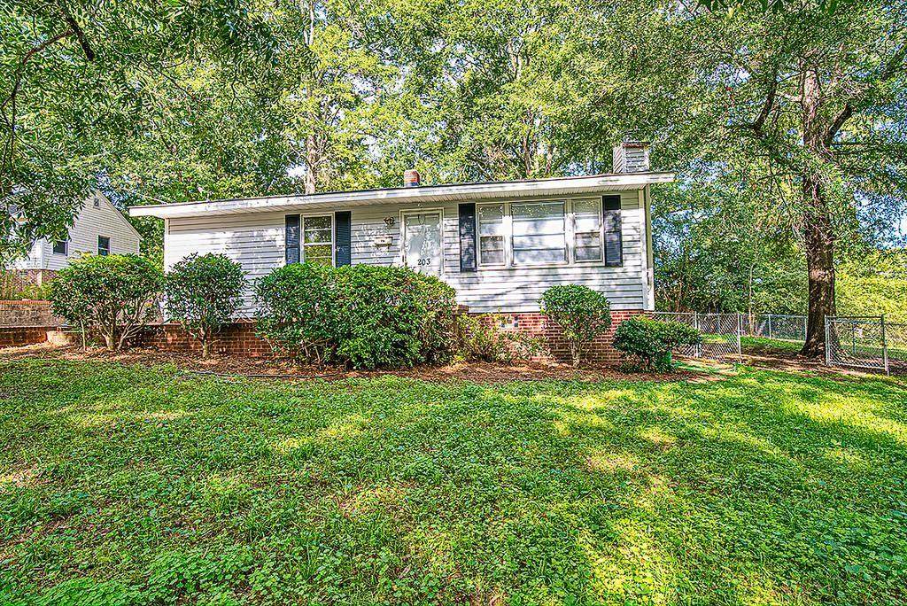 203 Hillcrest Street - Photo 1