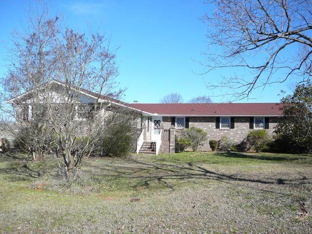 102 Greenmeadow Circle - Photo 1