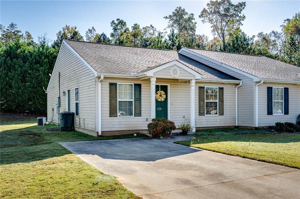 228 Tamarack Drive - Photo 1