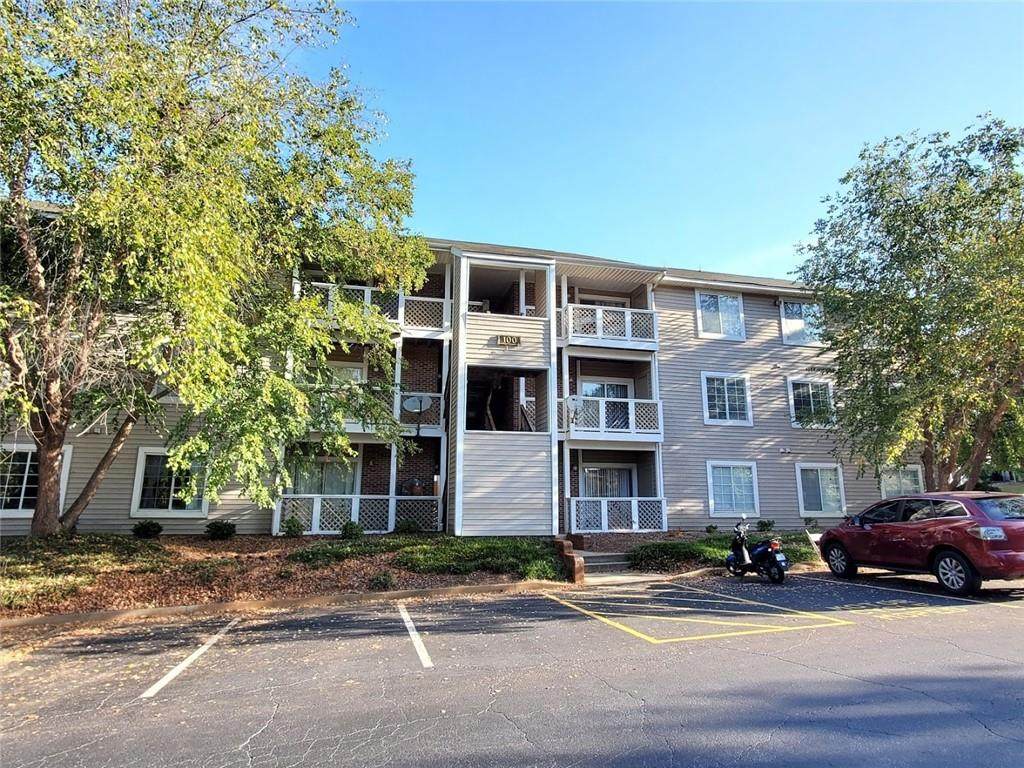 220 Elm Street - Photo 1