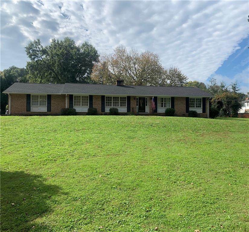 702 Camfield Road - Photo 1
